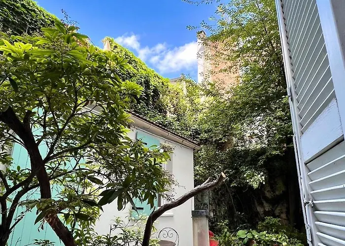Charming Montmartre Studio